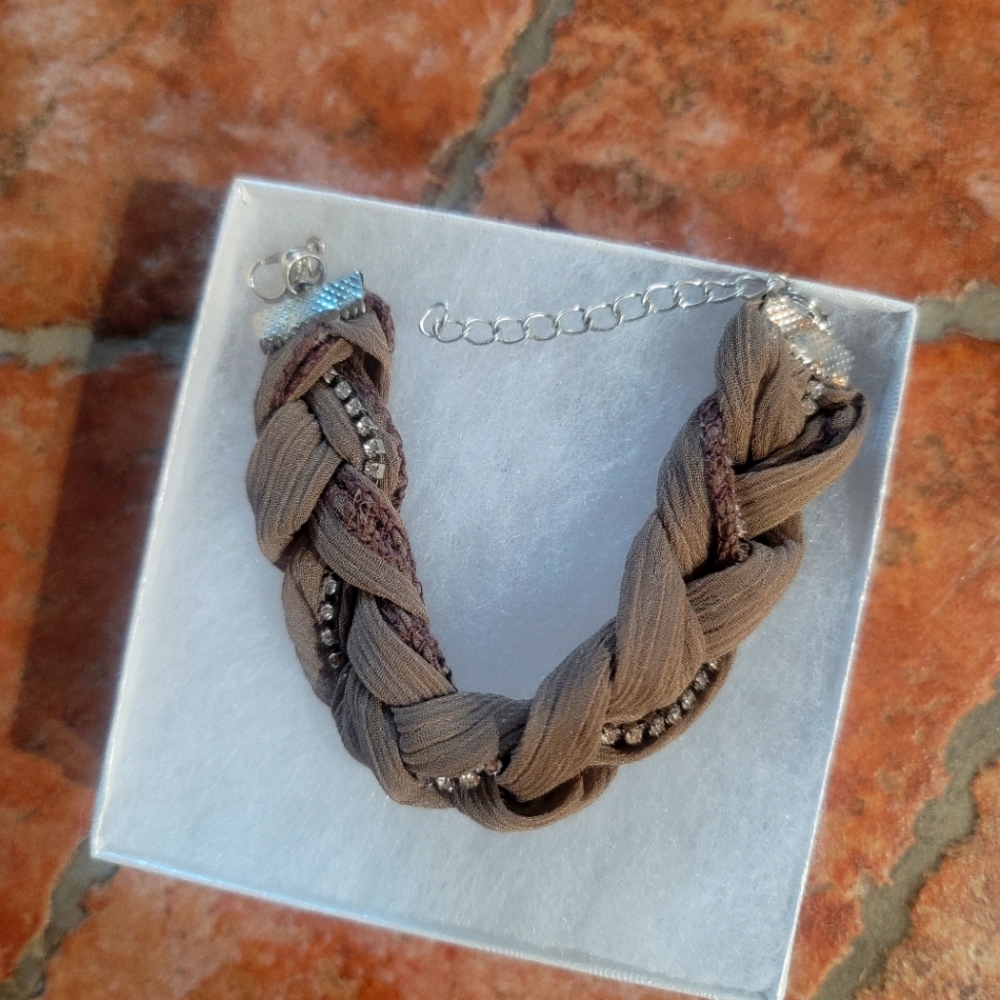 TRENDY 1 SIZE COCOA BROWN RHINESTONE & FABRIC BRAIDED BRACELET